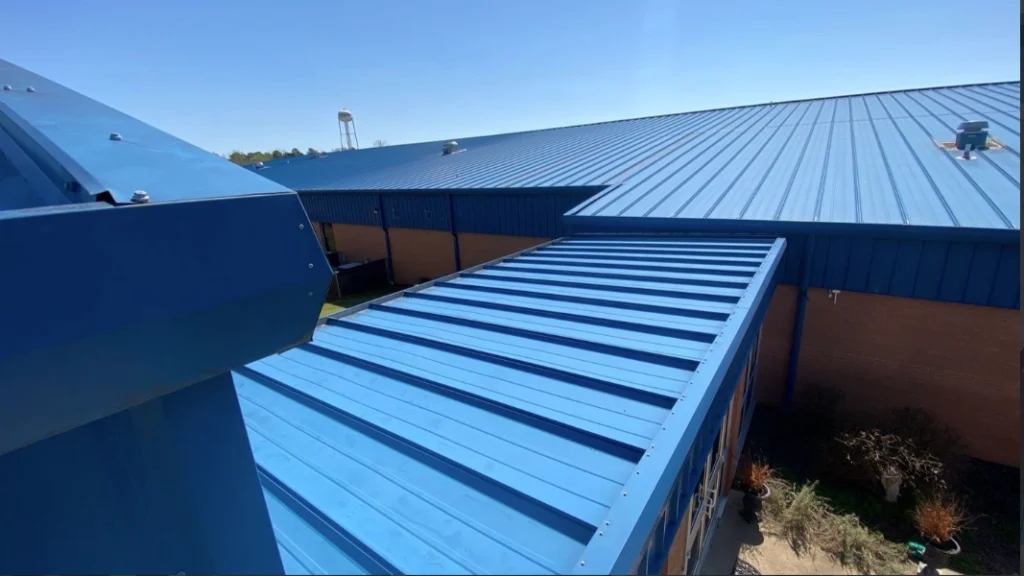 Roofing Dallas: Why Metal Roofs Are a Top Choice for Dallas Homes